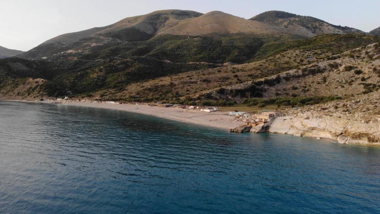 Paradise Lukova Hotel エクステリア 写真